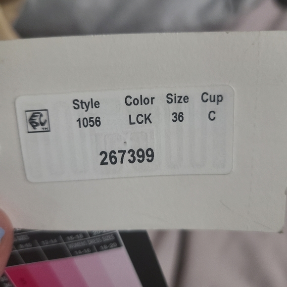 Maidenform Light Control Smooth shaping extra coverage bodybriefer. - Picture 2 of 7